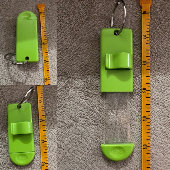 π₯° 4/$25- Key tag and Magnifying Keychain - Picture 1 of 5